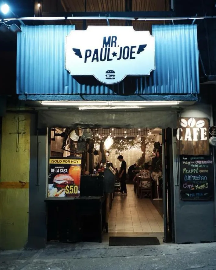 Fachada del restaurante Mr. Paul Joe en Cuernavaca